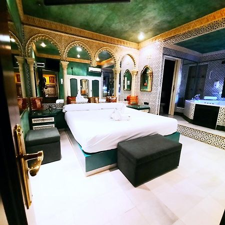 Hostal Avenida Andalucia - Solo Adultos Seville Luaran gambar