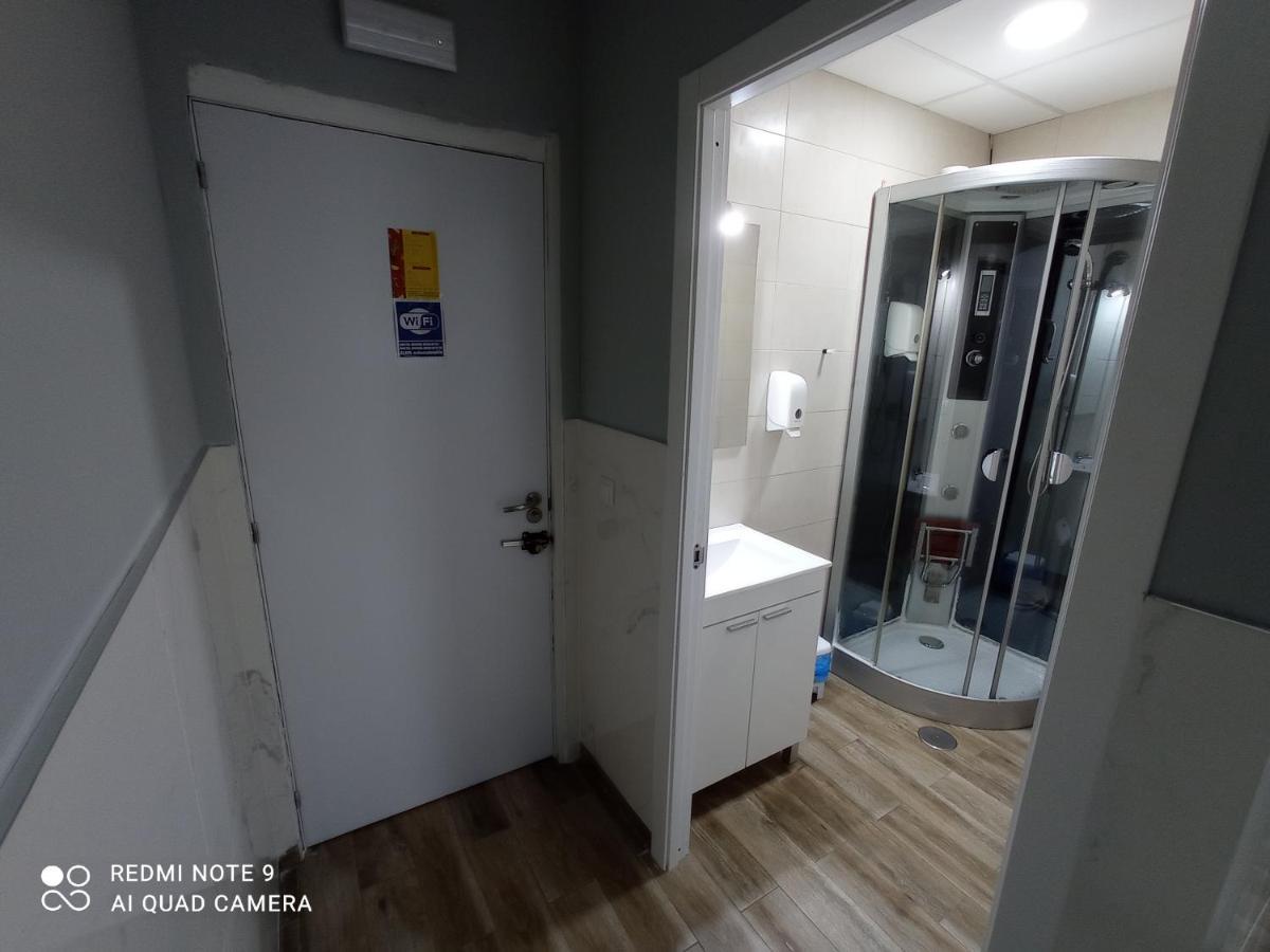 Hostal Avenida Andalucia - Solo Adultos Seville Luaran gambar
