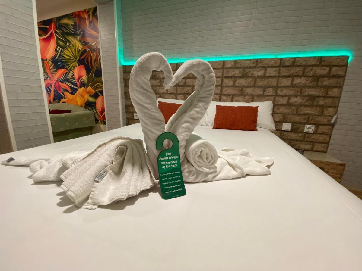 Hostal Avenida Andalucia - Solo Adultos Seville Luaran gambar