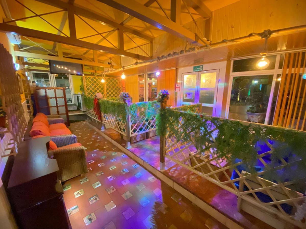 Hostal Avenida Andalucia - Solo Adultos Seville Luaran gambar