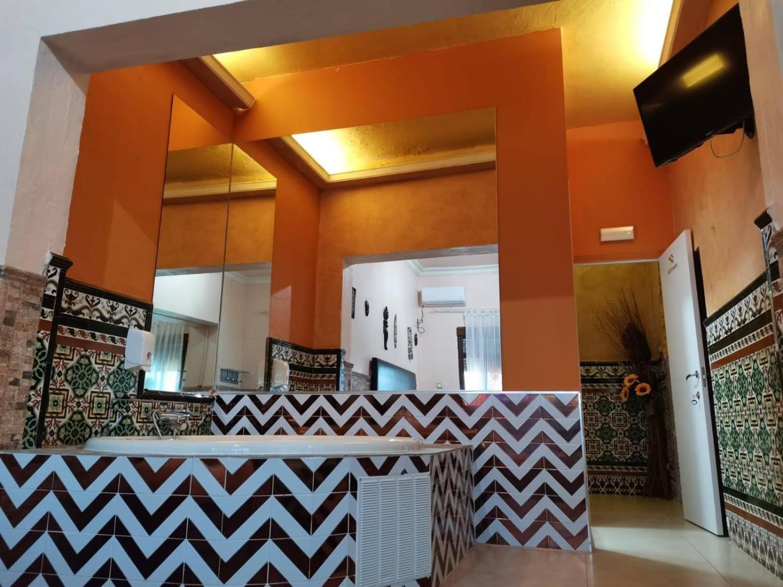 Hostal Avenida Andalucia - Solo Adultos Seville Luaran gambar