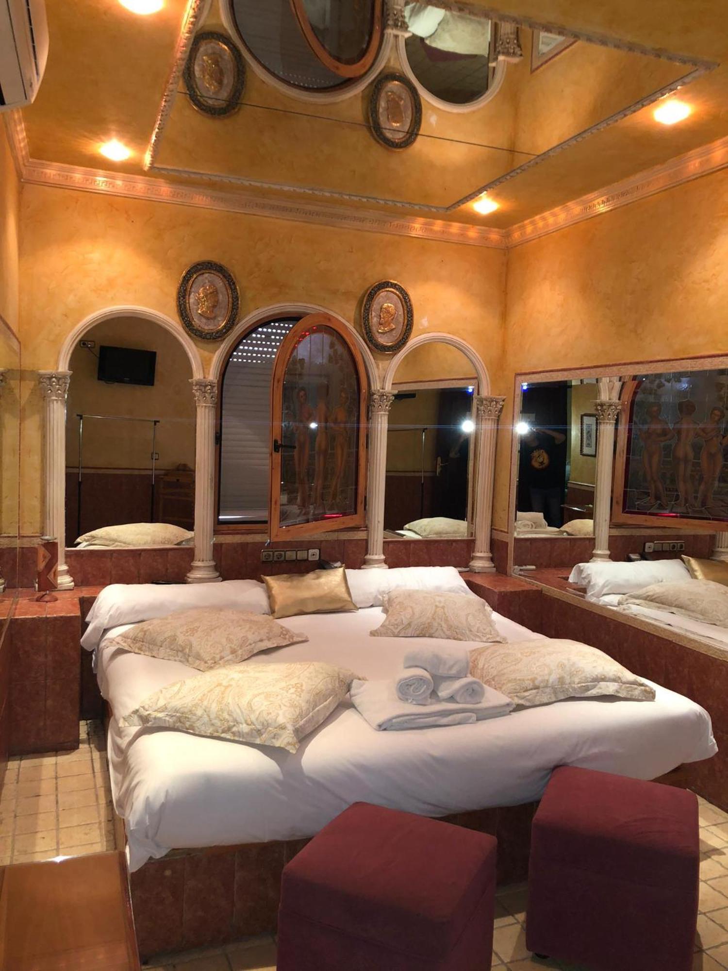 Hostal Avenida Andalucia - Solo Adultos Seville Luaran gambar