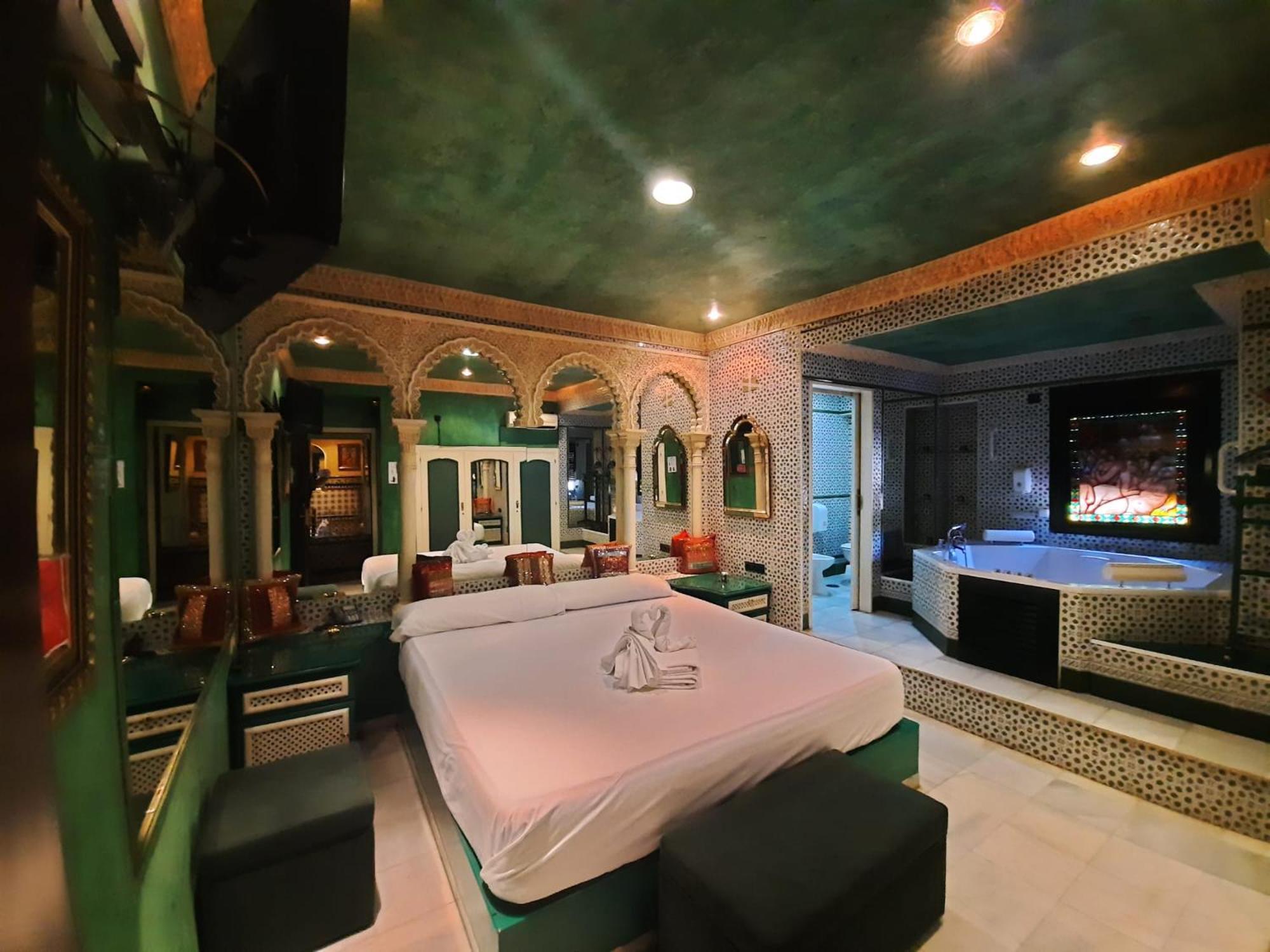 Hostal Avenida Andalucia - Solo Adultos Seville Luaran gambar