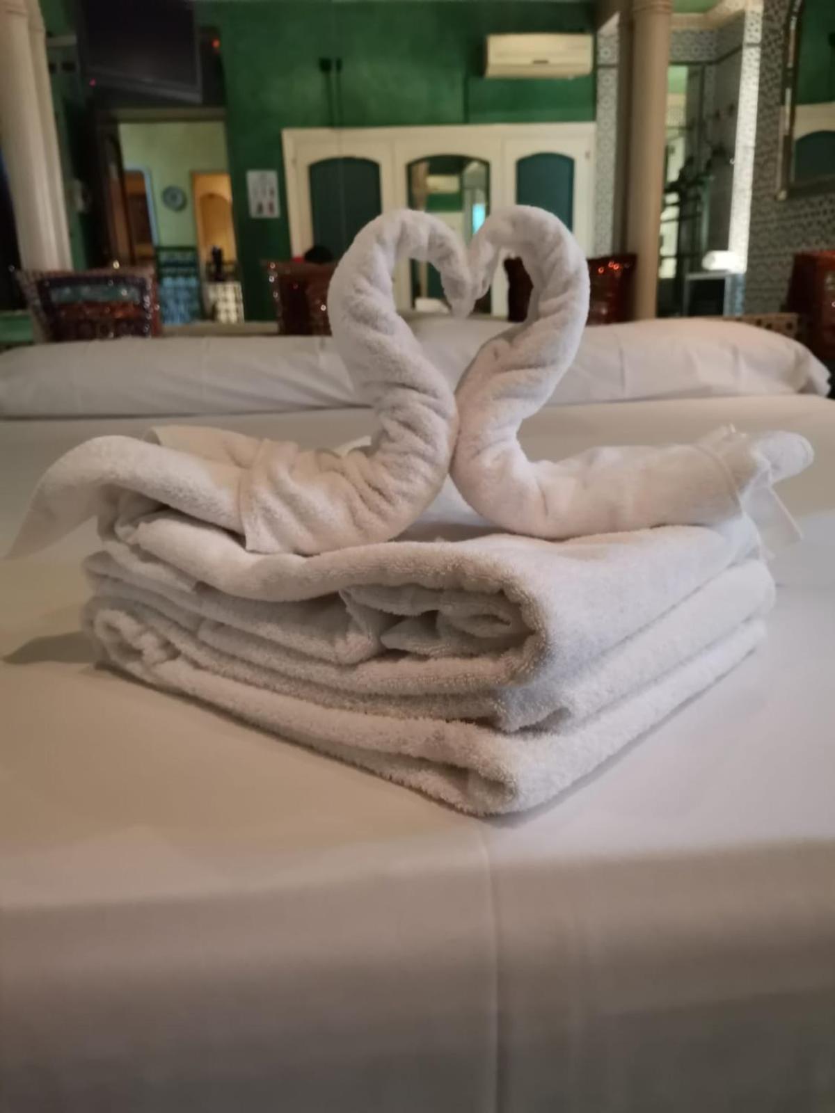 Hostal Avenida Andalucia - Solo Adultos Seville Luaran gambar