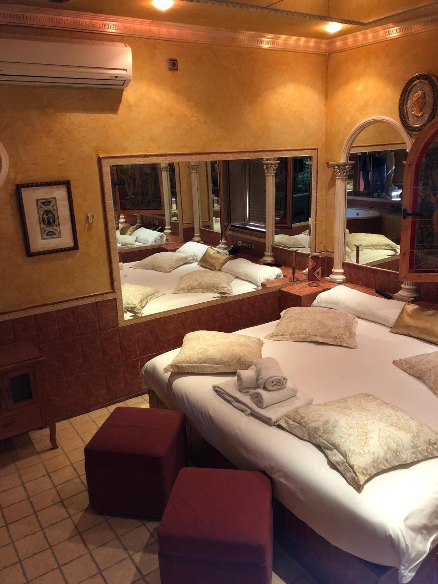 Hostal Avenida Andalucia - Solo Adultos Seville Luaran gambar
