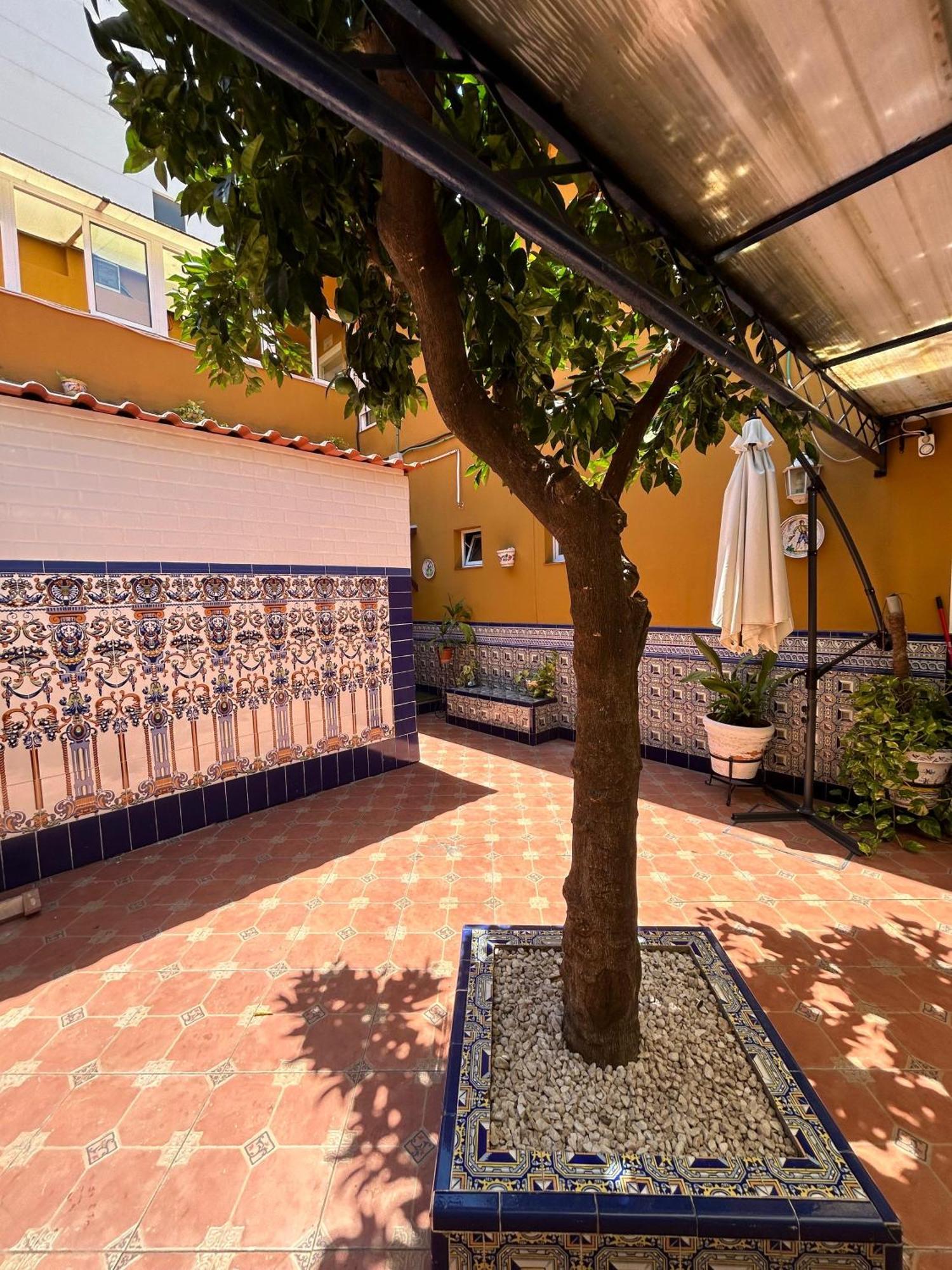Hostal Avenida Andalucia - Solo Adultos Seville Luaran gambar