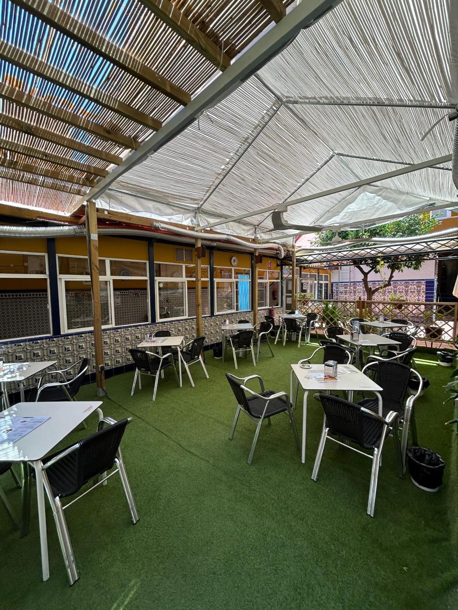 Hostal Avenida Andalucia - Solo Adultos Seville Luaran gambar