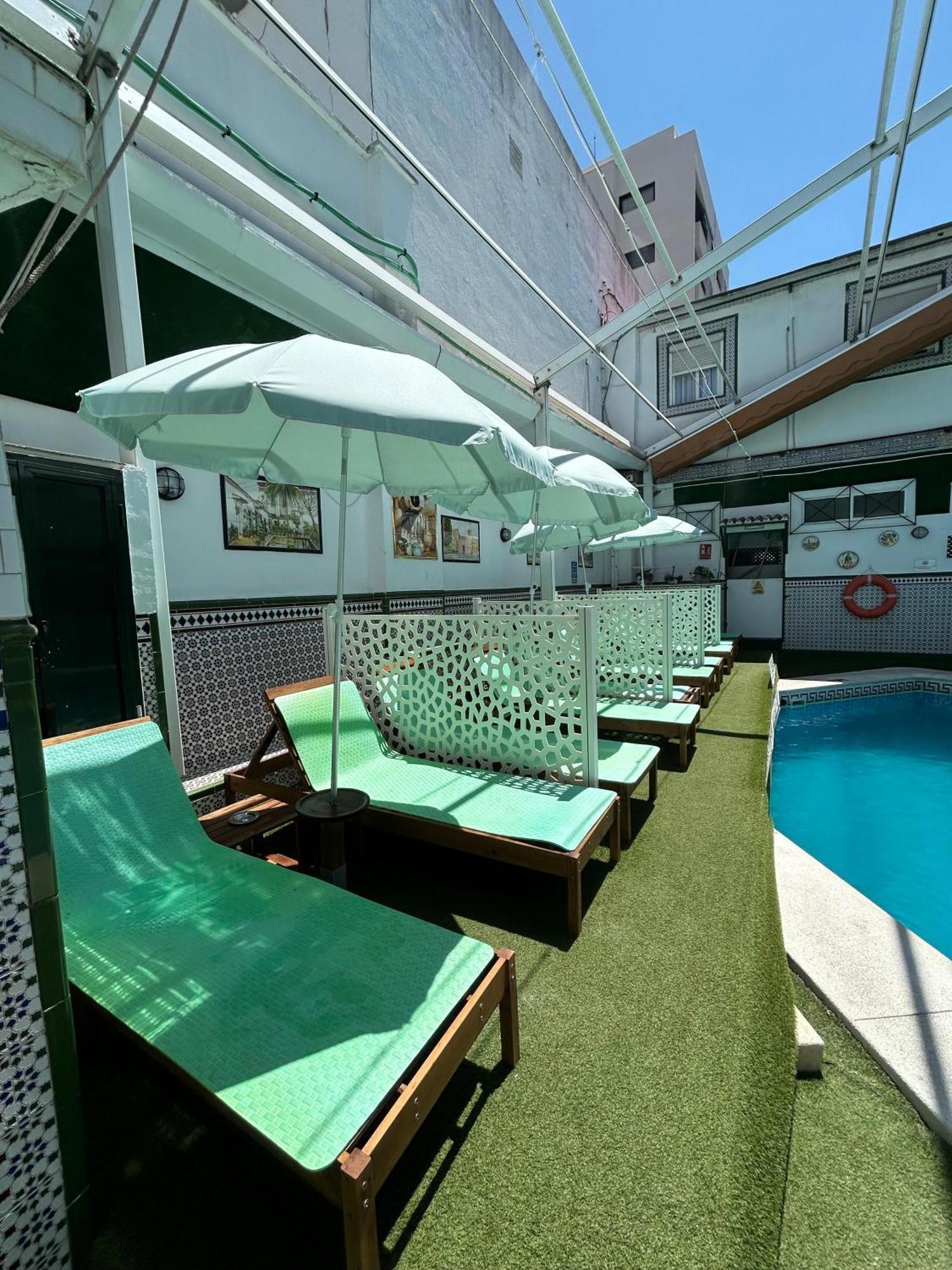 Hostal Avenida Andalucia - Solo Adultos Seville Luaran gambar