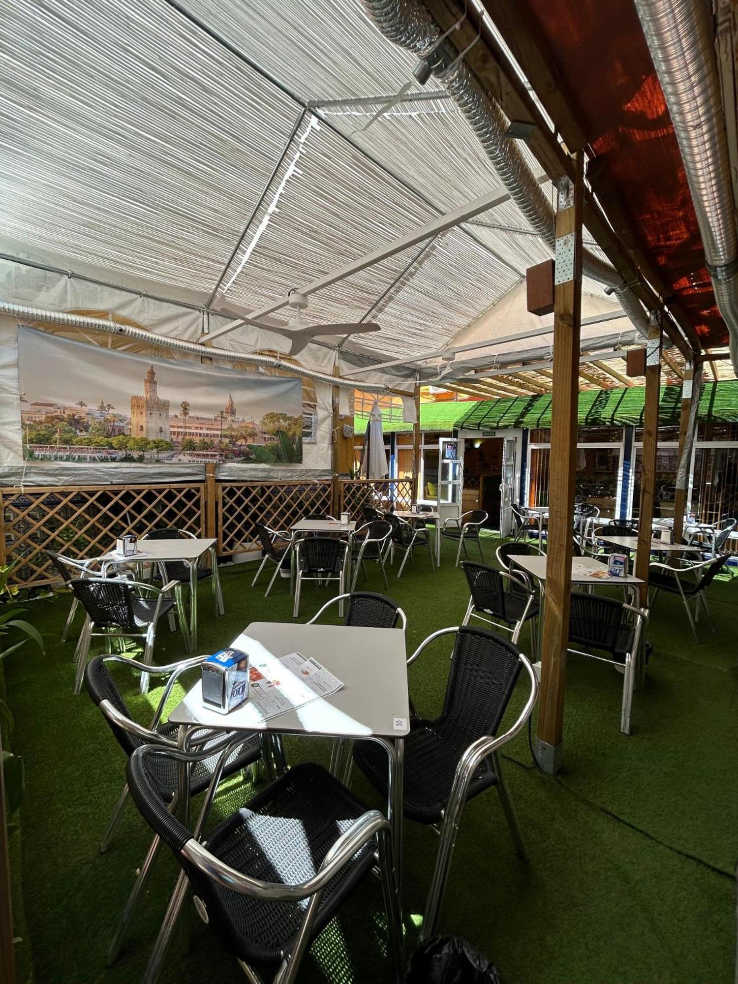 Hostal Avenida Andalucia - Solo Adultos Seville Luaran gambar