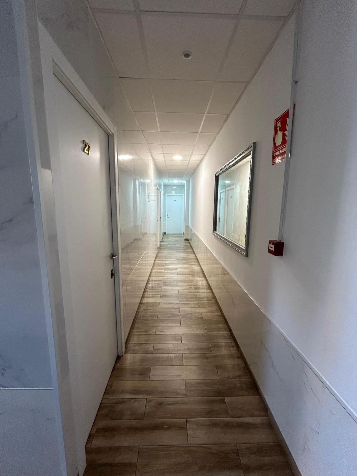 Hostal Avenida Andalucia - Solo Adultos Seville Luaran gambar