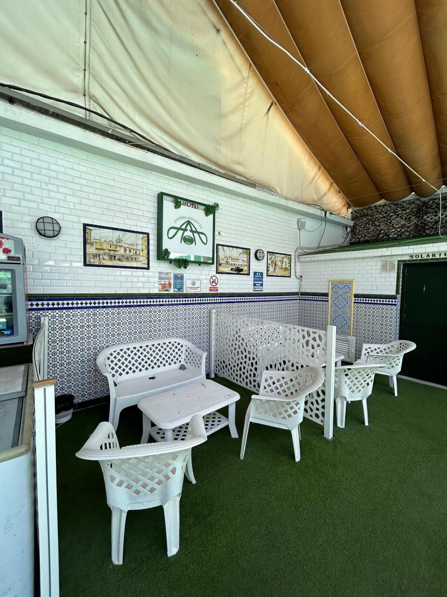 Hostal Avenida Andalucia - Solo Adultos Seville Luaran gambar