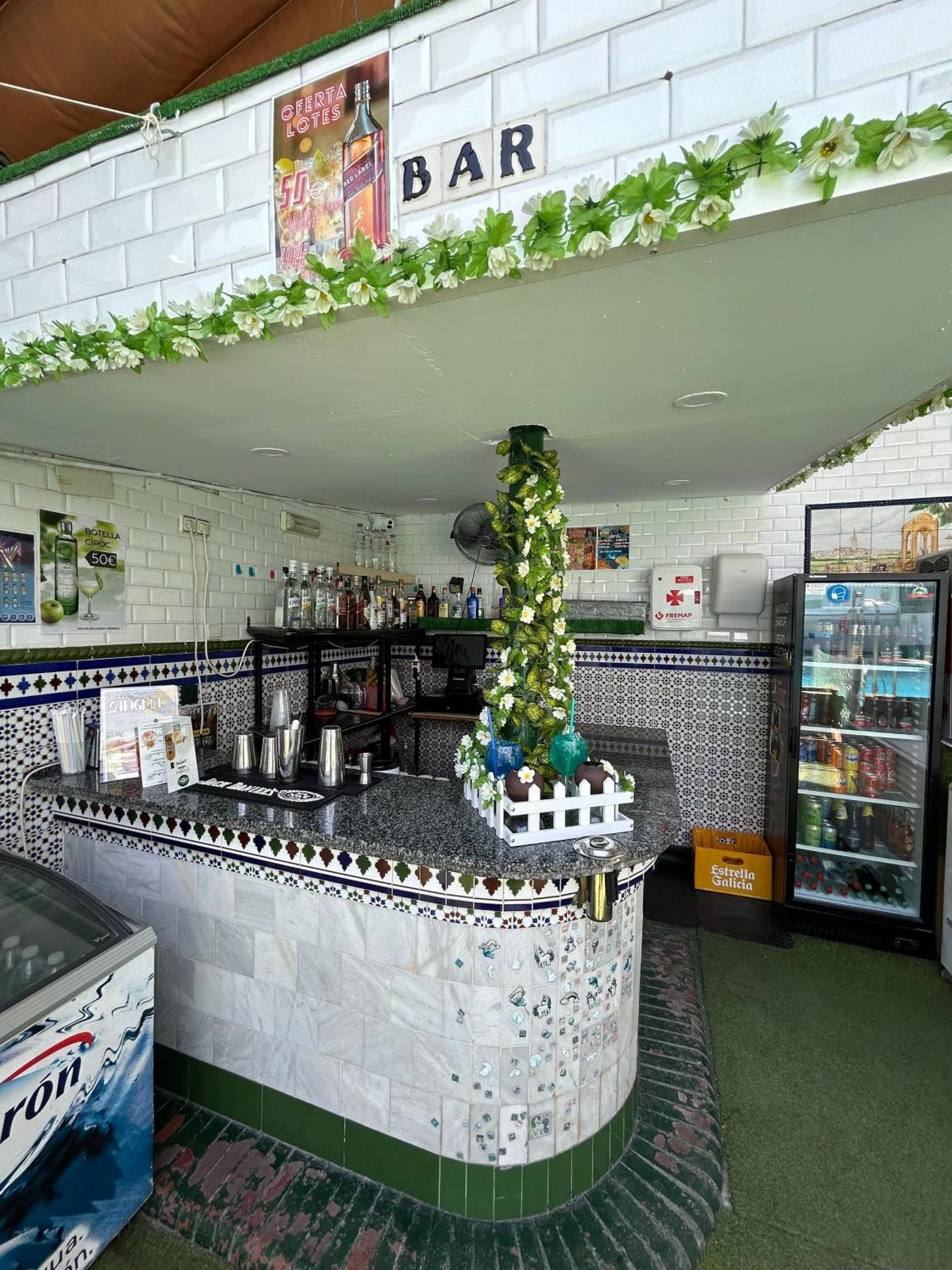 Hostal Avenida Andalucia - Solo Adultos Seville Luaran gambar