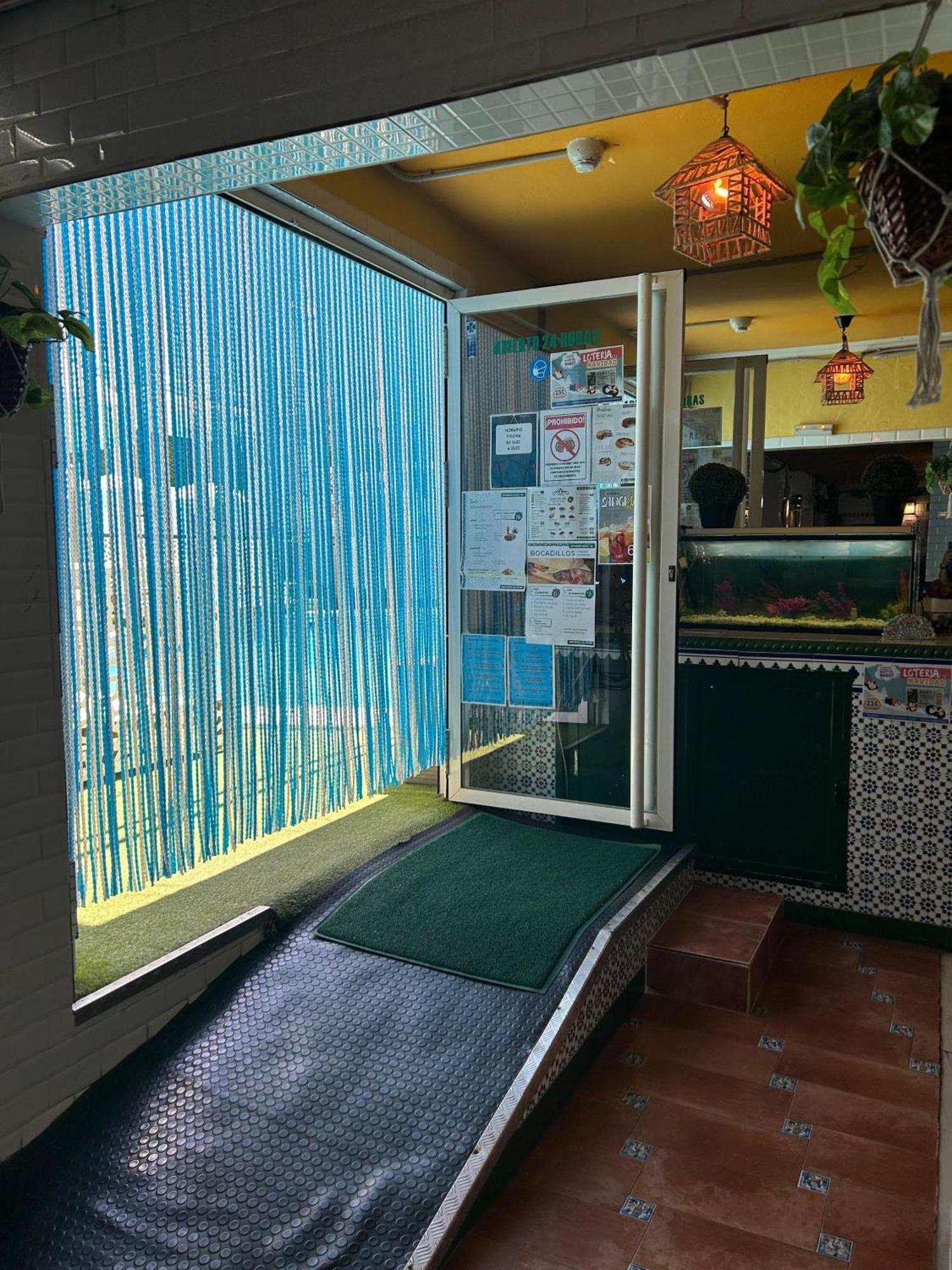 Hostal Avenida Andalucia - Solo Adultos Seville Luaran gambar