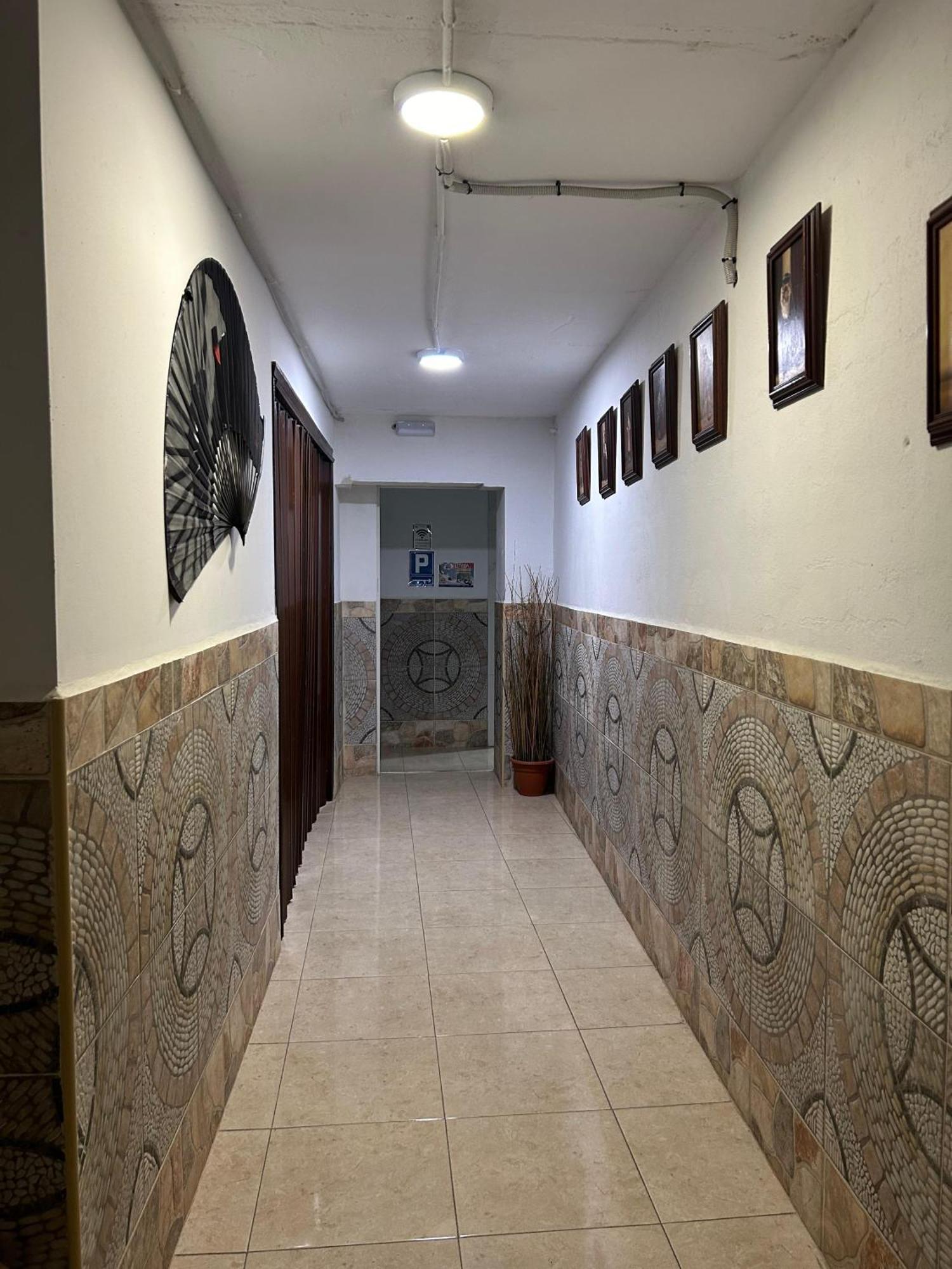 Hostal Avenida Andalucia - Solo Adultos Seville Luaran gambar