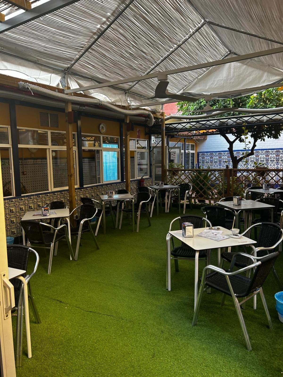 Hostal Avenida Andalucia - Solo Adultos Seville Luaran gambar
