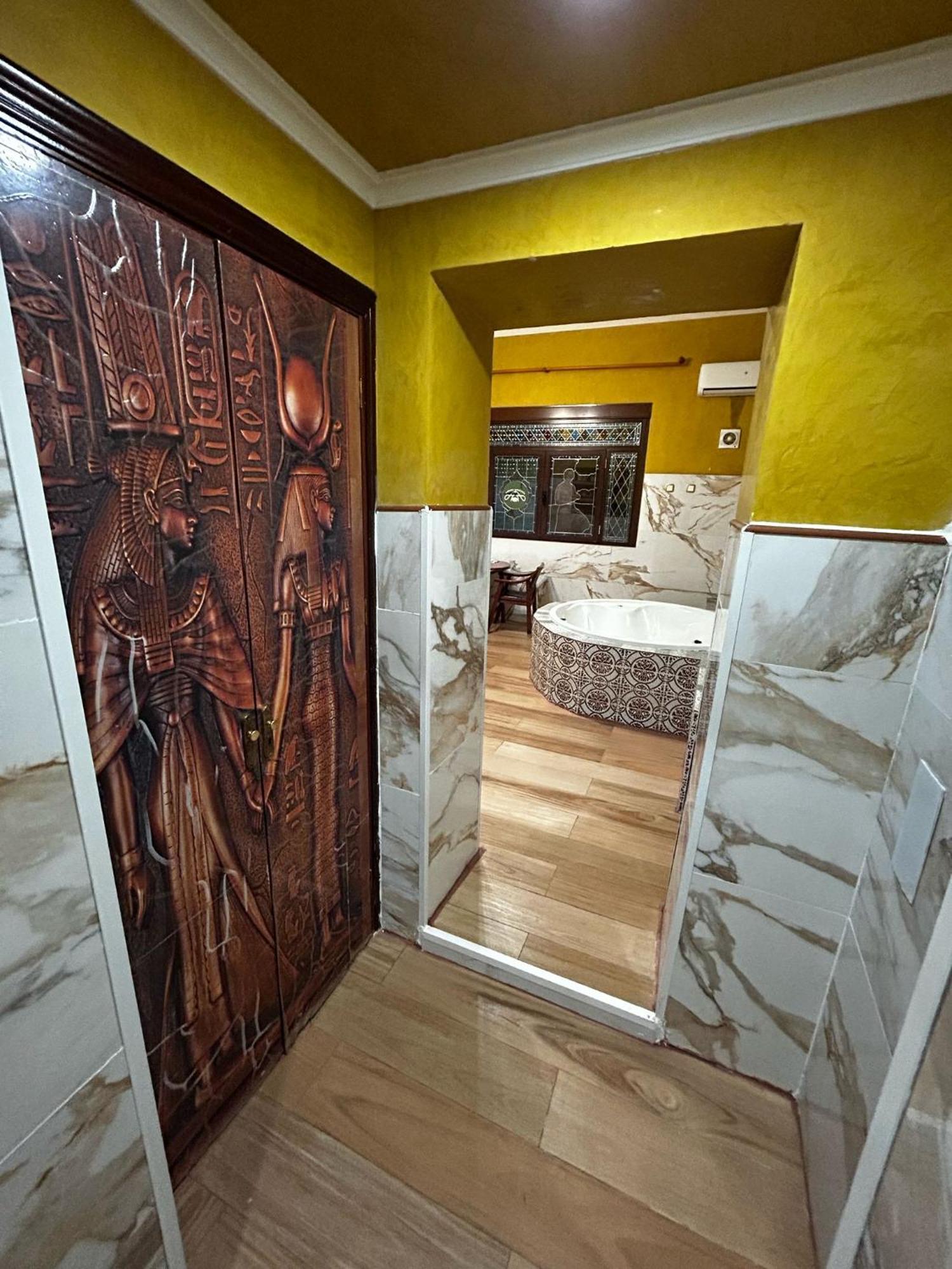 Hostal Avenida Andalucia - Solo Adultos Seville Luaran gambar
